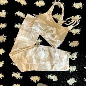 Women’s Matching Athleta Activewear Set - Tan Camo - Pants Size XXS, Bra Size XS